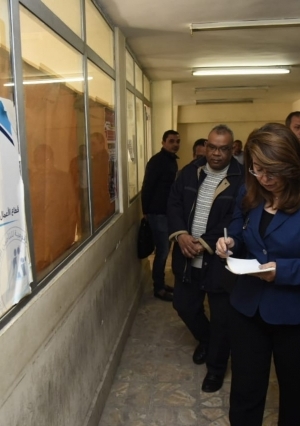 غادة والي تزور مكتب تأمينات المقاولات المركزي في زيارة مفاجأة