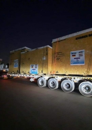 22 سيارة نقل ثقيل تنقل الماكينة النادرة لسيماف