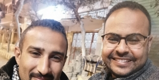 محمد مجدي مع «عبدالوكيل» صاحب الهاتف
