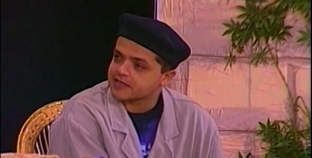 محمد هنيدي في مسرحية «حزمني يا»