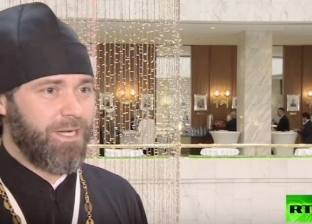 بالفيديو| راهب يقرأ الفاتحة وأول سورة البقرة في روسيا