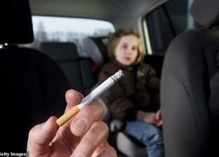التدخين السلبي يزيد احتمالية إصابة الأطفال بضربات القلب غير المنتظمة