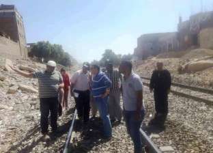 هبوط محدود بشريط السكة الحديد في أسوان وتشكيل لجنة لمعاينة الموقع