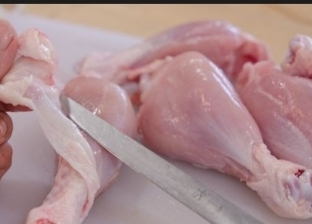 جلد الدجاج مفيد أم ضار؟.. دراسة تحسم الجدل