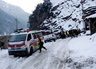 مصرع 105 أشخاص وإصابة 96 آخرين جراء تساقط الثلوج في باكستان