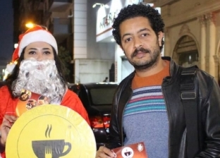 دعاية وبهجة.. بابا نويل بروح "جنة" في الشارع: "بنفرح الناس ولو بصورة"
