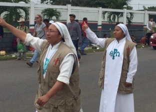بالفيديو| راهبتان توقفان المقطورات لتحميلها بالمهاجرين في المكسيك