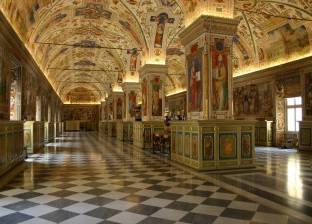 الفاتيكان يحقق في اتهامات باعتداءات جنسية