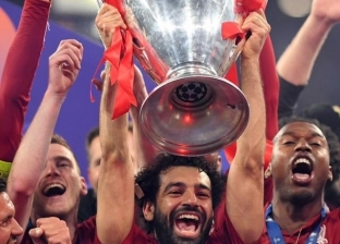 محمد صلاح ينشر صورته مع كأس أبطال أوروبا: "صدق.. اعمل بجد.. وسيحدث"