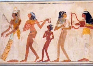 لماذا لم يصور المصري القديم نفسه بملابس الشتاء؟ باحث أثري يجيب