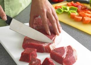 دراسة حديثة: تجنبوا تناول اللحوم المصنعة والحمراء بكميات كبيرة