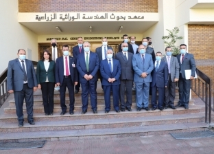 وزيرا الزراعة المصري والعراقي يتفقدان معاهد ومعامل مركز البحوث الزراعية 