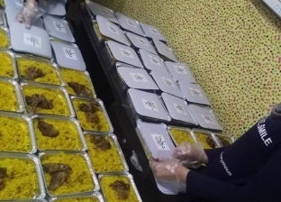 وجبات ساخنة وبطاطين للمشردين.. مبادرة «سمير» ورفاقه في الطقس السيئ