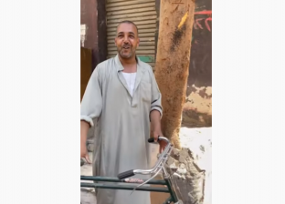«محمد» يبيع فل وياسمين على أنغام بهاء سلطان: «الناس بتقولي صوتك حلو»