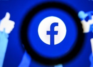 خبير تكنولوجيا: مستخدمو «فيسبوك» لا يمكنهم السيطرة على خلل طلبات الصداقة