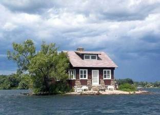 أصغر جزيرة في العالم بالساحل الشمالي الأمريكي.. تضم منزلا واحدا