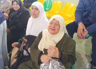 بالصور| دموع مريضة سرطان فرحا بقبولها في "حج الداخلية" بالإسكندرية