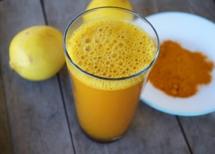 10 فوائد مذهلة لعصير الليمون بالكركم: تعزيز المناعة وفقدان الوزن