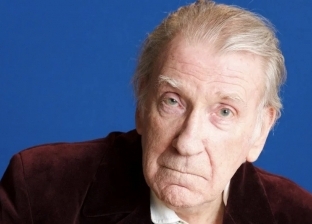 وفاة بطل فيلم تايتنك الفنان البريطاني ديفيد وارنر