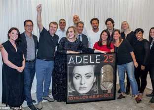"آديل" تحتفل بإنجاز جديد لألبومها "25" بعد تجاوز مبيعاته  25 مليون نسخة