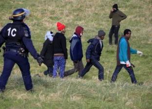 تأجيل محاكمة 3 أوروبيين متهمين بمساعدة مهاجرين في التسلل إلى فرنسا