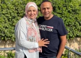 الفنان محمود عبد المغني وزوجته