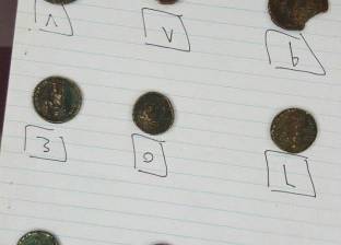 بالصور| "الجمارك" تحبط تهريب كمية من العملات المعدنية الأثرية بنويبع