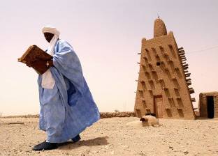 بالصور| مساجد غرب إفريقيا.. "أبراج حمام" من الطوب اللبن