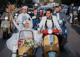 حفل زفاف على الدراجات النارية في شوارع بيروت.. «حبينا نشارك العالم فرحتنا»