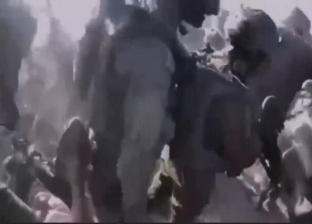 جندي إسرائيلي يُوثق لحظة إصابة أصدقائه من قبل الفصائل الفلسطينية (فيديو)