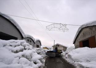 مصرع امرأة وإصابة 3 في انهيار جليدي بسويسرا