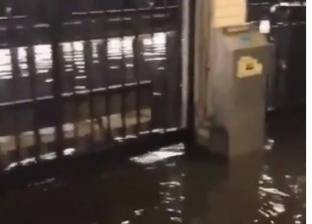 بالفيديو| الأمطار تحول مترو نيويورك إلى بحيرة كبيرة