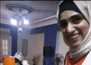 "أمينة" تتحدى الشلل الدماغي بالطبخ والرسم: نفسي أقابل علاء شربيني