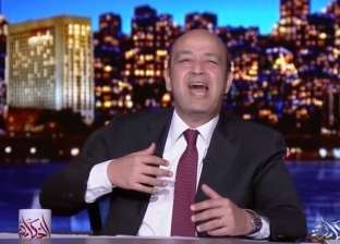 عمرو أديب يطلب من مراسل برنامجه "طبق رز بلبن وصباع قشطة"