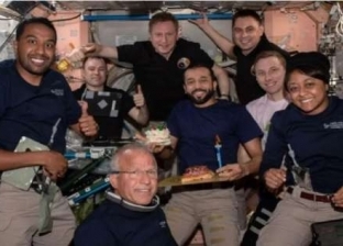 الرائدان السعوديان يشاركان الإماراتي النيادي احتفاله بعيد ميلاده في الفضاء