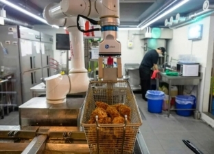«الروبوت بدل الشيف».. مطعم في كوريا الجنوبية يستغني عن العمالة البشرية