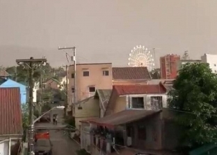 فيديو.. السماء تمطر "حجارة" في الفلبين