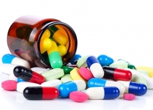 "تسبب الفشل الكلوي".. طبيب يحذر من تناول أدوية المضادات الحيوية والمسكنات دون استشارة