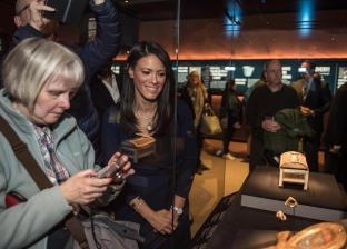 وزيرة السياحة تزور معرض "توت عنخ أمون" في لندن
