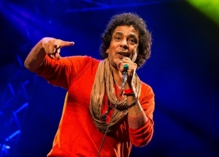 بالفيديو| محمد منير يطرح أولى أغنياته الجديدة "طاق طاق طاقية"
