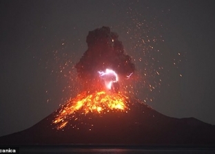 فيديو.. تهديد جديد للبشرية.. بركان كراكاتوا المميت يثور مرة أخرى