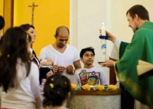 "إندبندنت": اعتناق المسيحية ملاذ اللاجئين الأخير للحصول على حياة كريمة