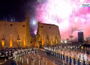 الألعاب النارية تزين سماء الأقصر خلال حفل افتتاح طريق الكباش