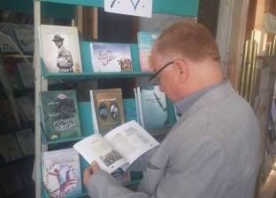 النمنم يتفقد معرض الكتب في "سور الأزبكية": الخصم يصل لـ70%