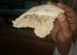 بالصور| غلق مخبز في الأقصر بعد عثور مواطن على "برص" بـ"رغيف عيش"