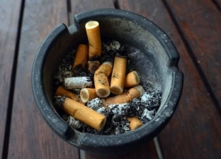 دراسة تحذر: أعقاب السجائر تطلق مستويات عالية من النيكوتين السام