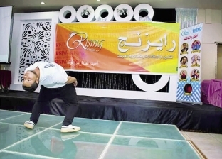 "إبراهيم" يساعد مرضى السرطان بالرقص: لا عيب ولا حرام