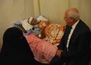 محافظ بورسعيد يزور المرضى في أول أيام عيد الأضحى المبارك