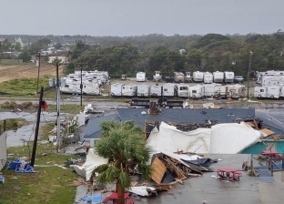 صور.. إعصار "دوريان" يضرب ولاية كارولينا ويتسبب في انقطاع الكهرباء