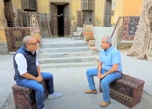 «عمره أكثر من 90 سنة».. «القطان» رائد السجاد اليدوي في مصر (فيديو)